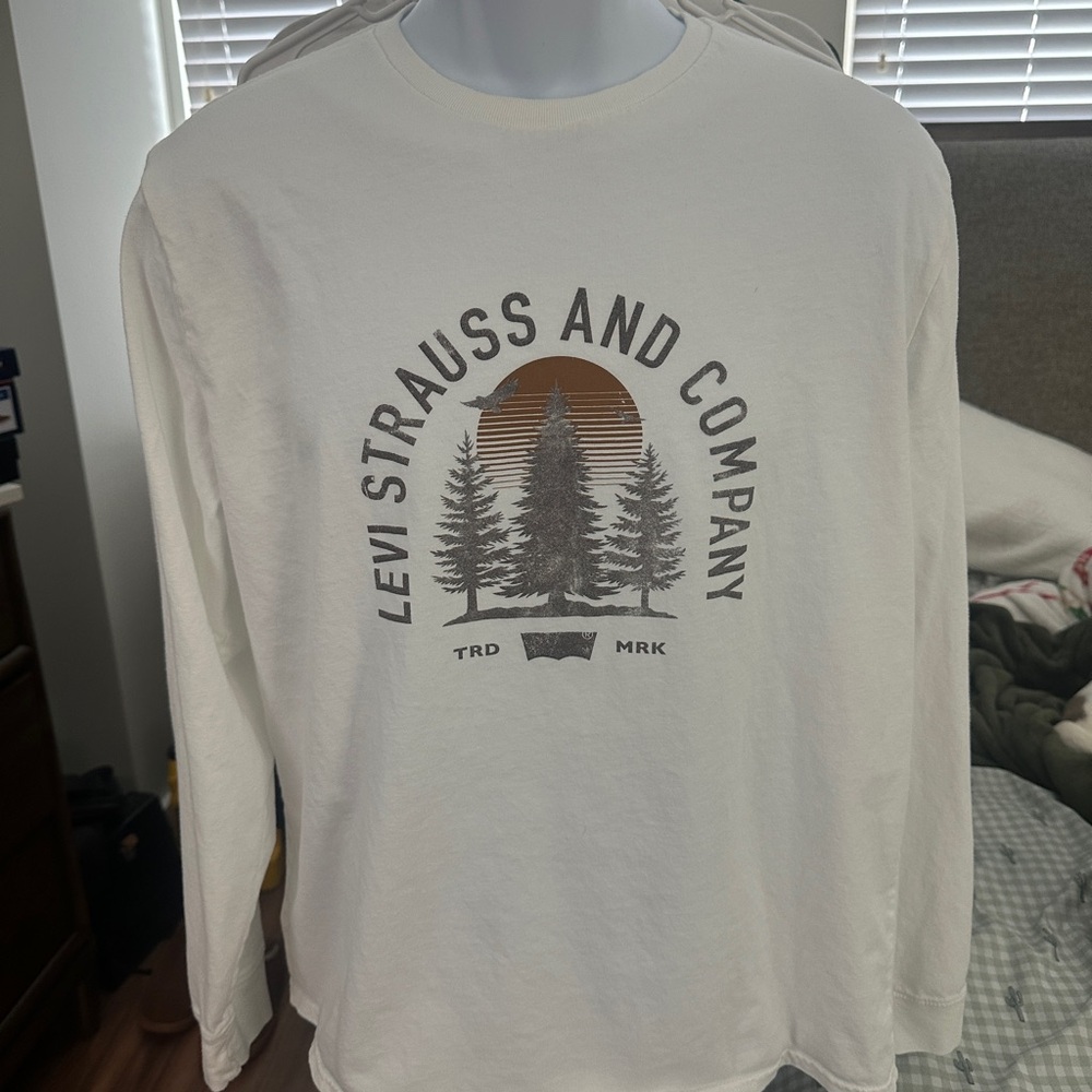 Levi's White Tee with Black Interior Logo Print